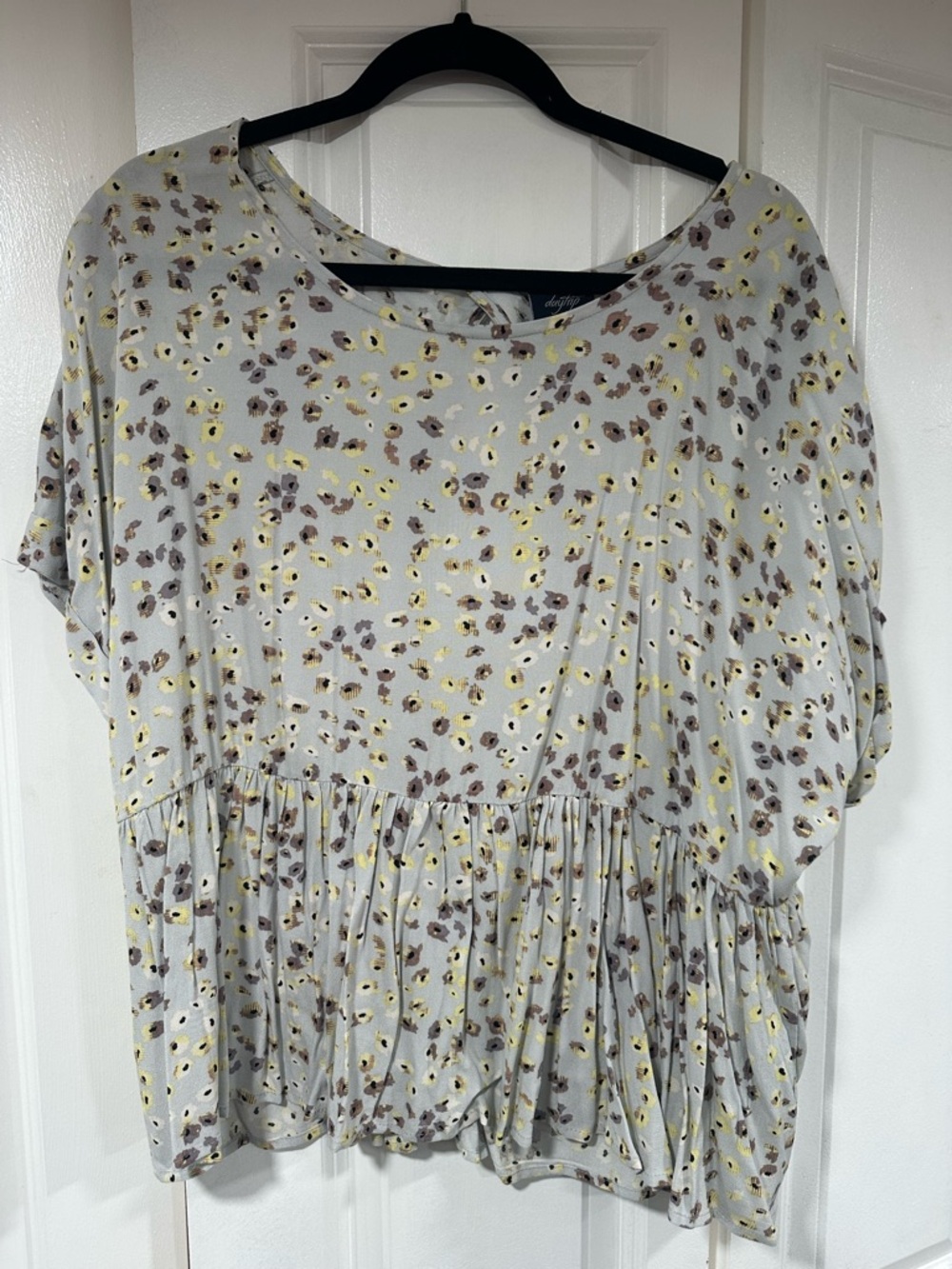 Buckle, Daytrip brand Floral Peplum Top XL